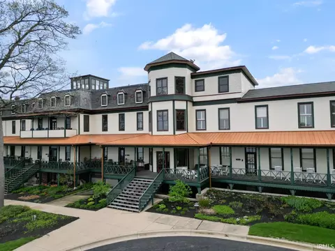 1 Park Ave #404, Winona Lake, IN 46590