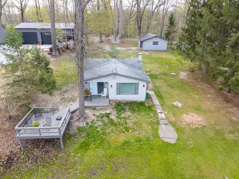 240 Lane 150 Little Otter Lk, Fremont, IN 46737