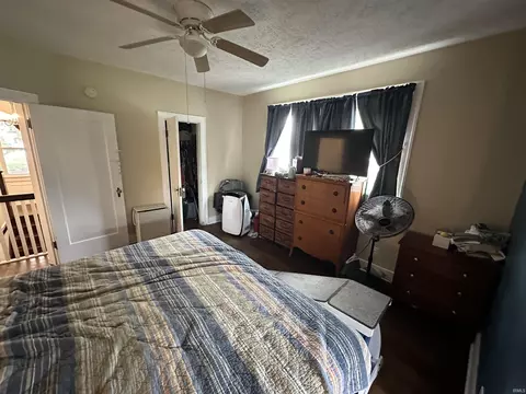 Bedroom - 2109 P St, Bedford, IN 47421 photo 2 of 2