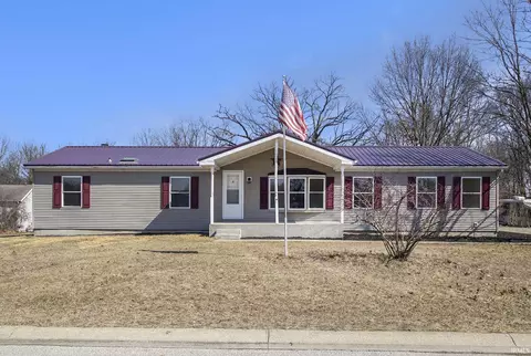 15289 Larry Lee Dr, Bristol, IN 46507