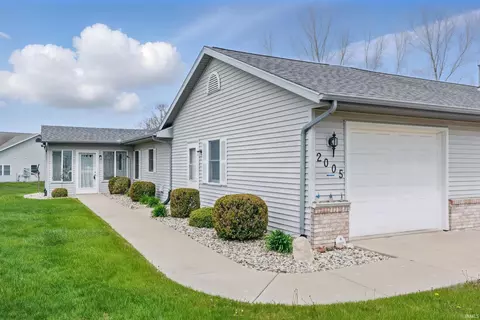 2005 Grey Wolf Ct, Warsaw, IN 46582