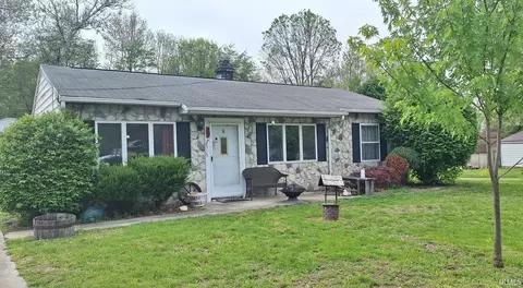 2515 W Side Dr, Warsaw, IN 46580