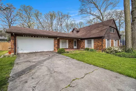 53301 Oakton Dr, South Bend, IN 46635