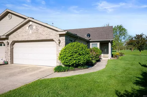 17 Clubview Dr, Hartford City, IN 47348