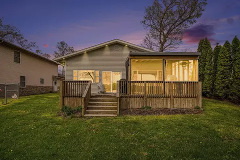 22760 Lake Shore Dr, Elkhart, IN 46514