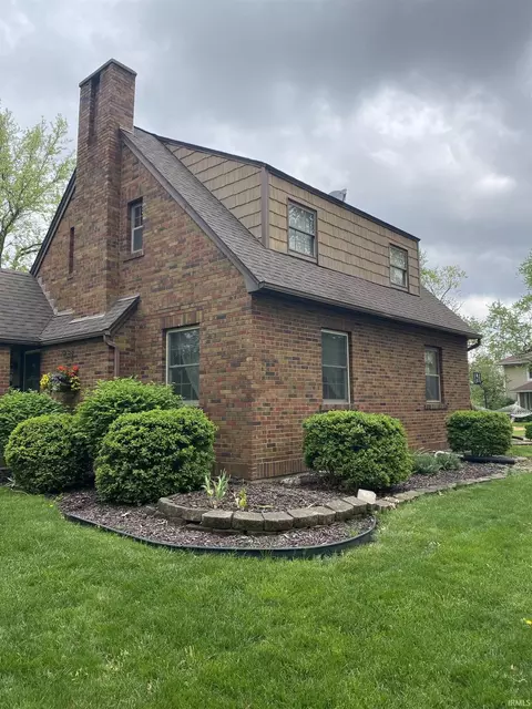 659 Hendricks St, Berne, IN 46711 photo 3