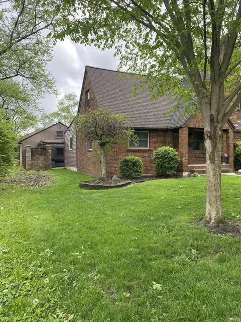 659 Hendricks St, Berne, IN 46711 photo 4