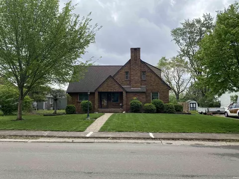 659 Hendricks St, Berne, IN 46711 photo 2