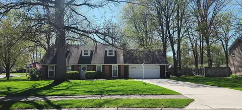 2005 Forest Valley Dr, Fort Wayne, IN 46815