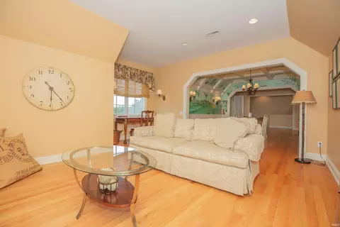 Living - 13 Rolling Ridge Ct, Jasper, IN 47546 photo 4 of 5