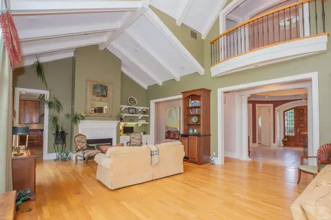 Living - 13 Rolling Ridge Ct, Jasper, IN 47546 photo 3 of 5