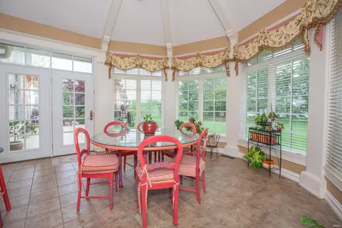 Dining - 13 Rolling Ridge Ct, Jasper, IN 47546 photo 2 of 3