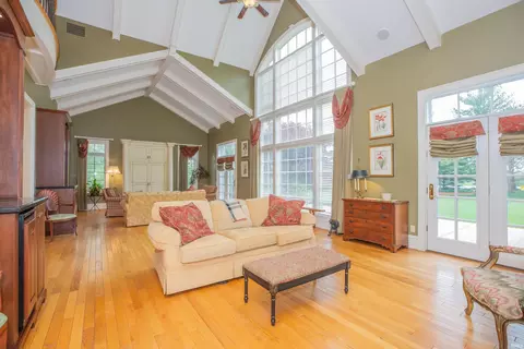 Living - 13 Rolling Ridge Ct, Jasper, IN 47546 photo 2 of 5