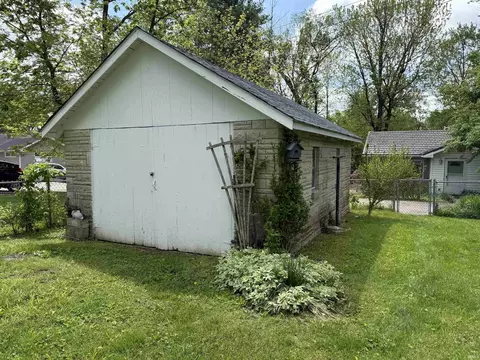 Exterior - 1406 E Hillside Dr, Bloomington, IN 47401 photo 3 of 5