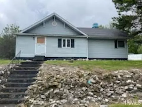 313 S 5th St, Edwardsport, IN 47528