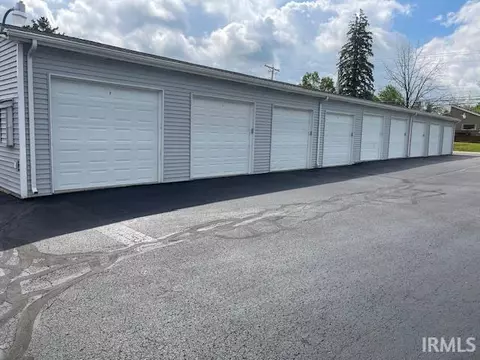 Exterior - 8960 E Hatchery Rd #7, Syracuse, IN 46567 photo 2 of 3
