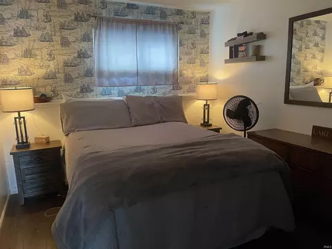 Bedroom - 8960 E Hatchery Rd #7, Syracuse, IN 46567 photo 1 of 1