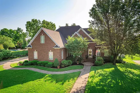 504 Sandalwood Dr, Evansville, IN 47715