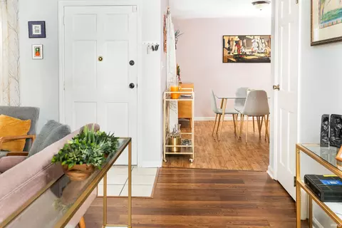 Entry Way - 1005 E Buckingham Dr, Bloomington, IN 47401 photo 1 of 2