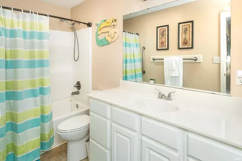Bath - 1005 E Buckingham Dr, Bloomington, IN 47401 photo 1 of 1