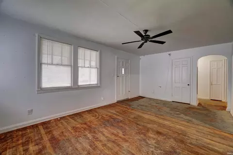 Living - 509 N 8th St, Mitchell, IN 47446 photo 3 of 4