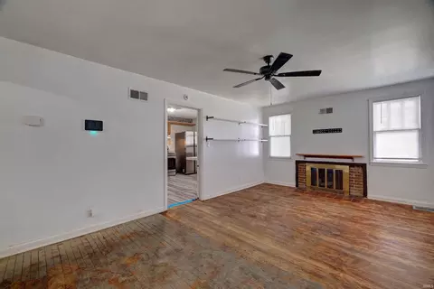 Living - 509 N 8th St, Mitchell, IN 47446 photo 1 of 4