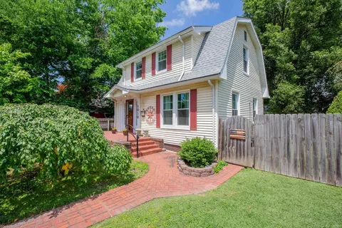 1010 Ravenswood Dr, Evansville, IN 47714