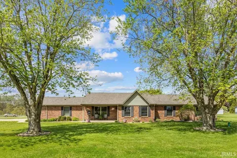 1067 E 1100 S, Brookston, IN 47923