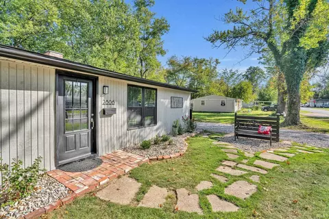 2806 S Roosevelt Dr, Evansville, IN 47714