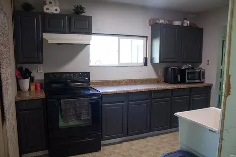 809 E Walnut St, Akron, IN 46910 photo 6