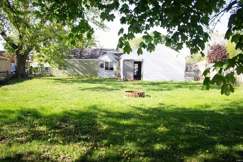809 E Walnut St, Akron, IN 46910 photo 15
