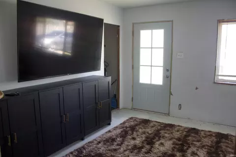 809 E Walnut St, Akron, IN 46910 photo 9