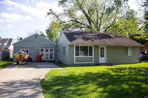 809 E Walnut St, Akron, IN 46910 photo 1