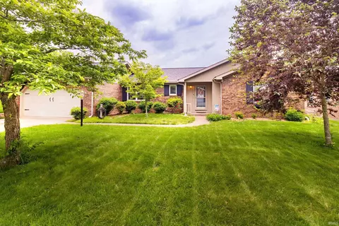 2520 Deerfield Dr, Evansville, IN 47725