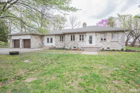 6318 Peacock Ln, Evansville, IN 47715