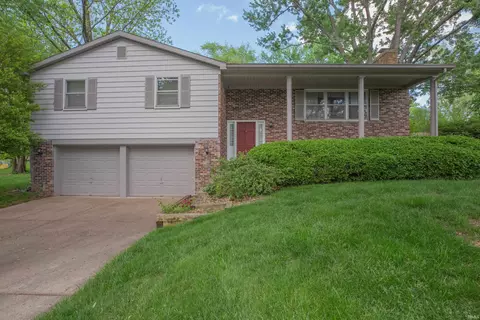 8415 Holly Ct, Evansville, IN 47710
