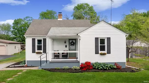 211 Lockwood Ave, Salem, IN 47167