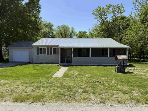 103 W Albert St, Edwardsport, IN 47528