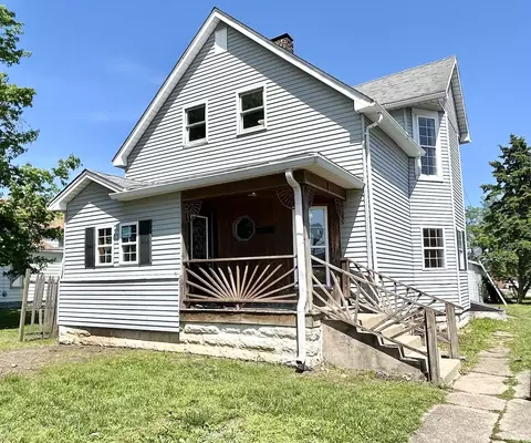 25 N 7th St, West Terre Haute, IN 47885