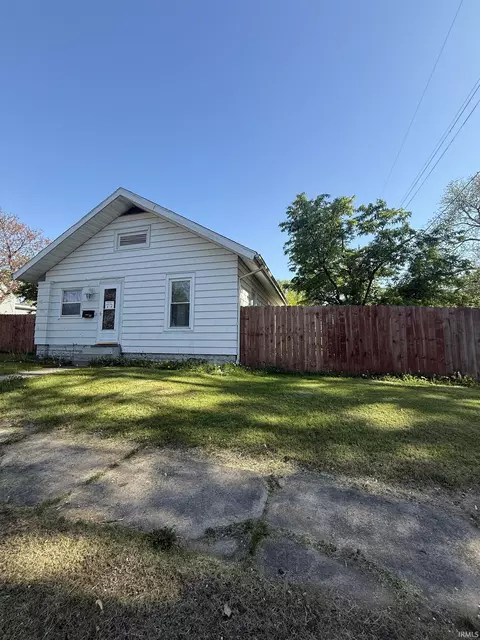517 E 12th St, Rochester, IN 46975