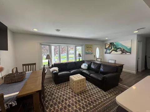 848 Edgewater Ct, Monticello, IN 47960 photo 2