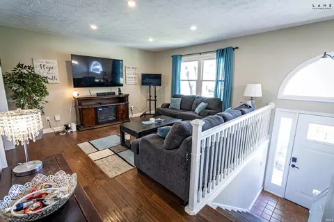 1330 E Browning Ct, Bloomington, IN 47401 photo 2