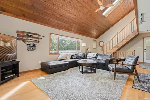 17525 Auten Rd, Granger, IN 46530 photo 3