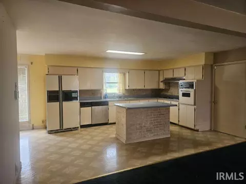 507 E Viola Ave, Washington, IN 47501 photo 6