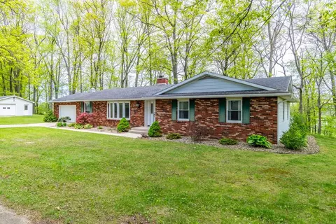 120 W Bellefontaine Rd, Pleasant Lake, IN 46779