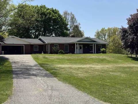 22160 Riley Rd, Lakeville, IN 46536