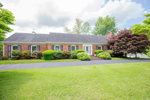 300 Springhaven Dr, Evansville, IN 47710