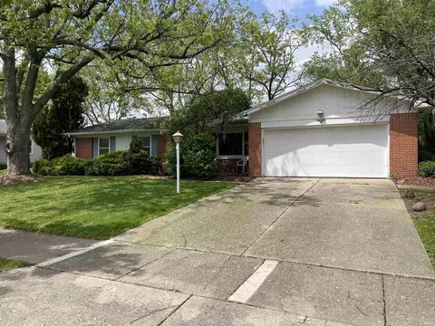 6513 Mapledowns Dr, Fort Wayne, IN 46835 photo 2