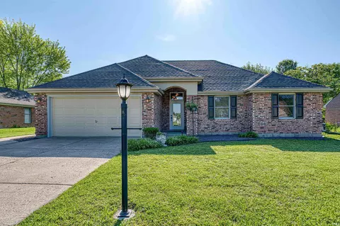 7137 Greendale Dr, Evansville, IN 47711