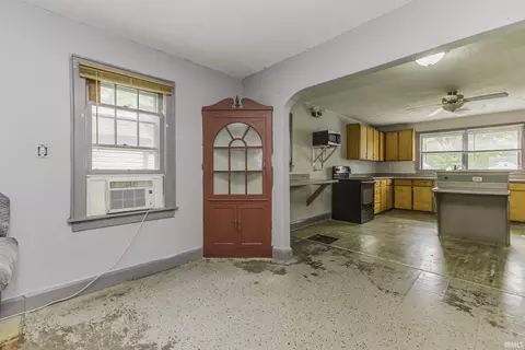 2103 S Hackley St, Muncie, IN 47302 photo 8